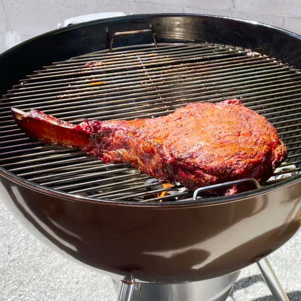 Aprende a Cocinar un Tomahawk Steak en Reverse Sear en BBQ de Carbón